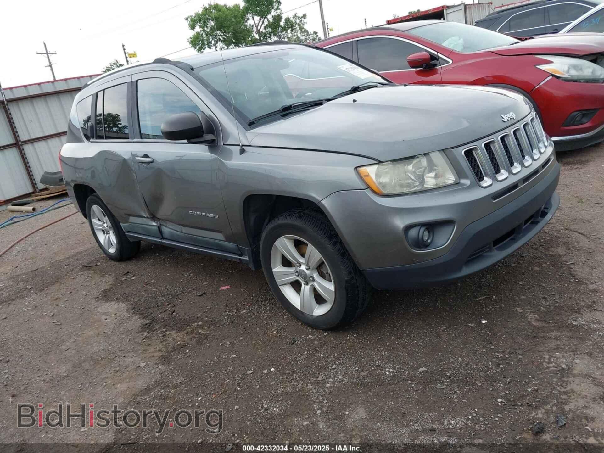 Photo 1J4NT1FB0BD215718 - JEEP COMPASS 2011