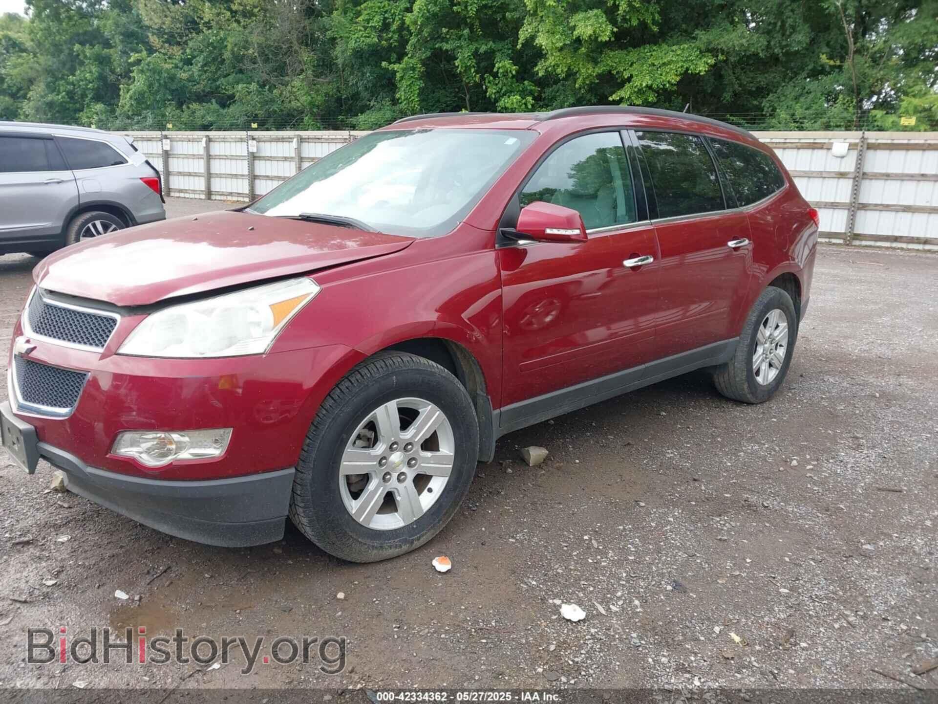 2011 CHEVROLET TRAVERSE - VIN: 1GNKVJED8BJ331814 - Фото 2