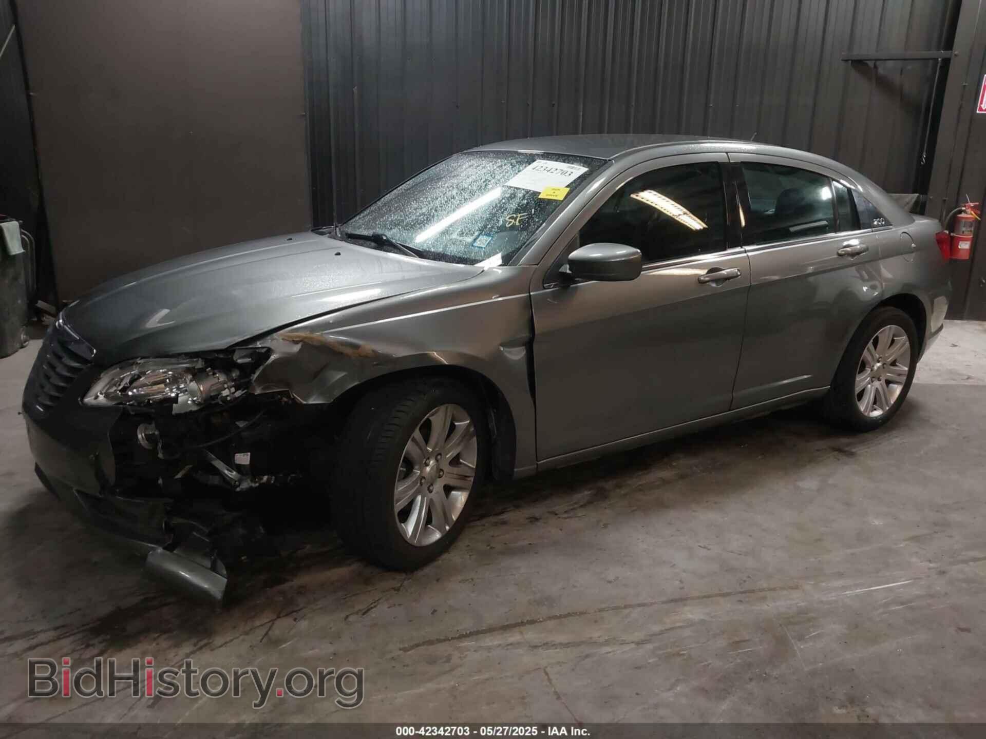2013 CHRYSLER 200 - VIN: 1C3CCBBB2DN632705 - Фото 2