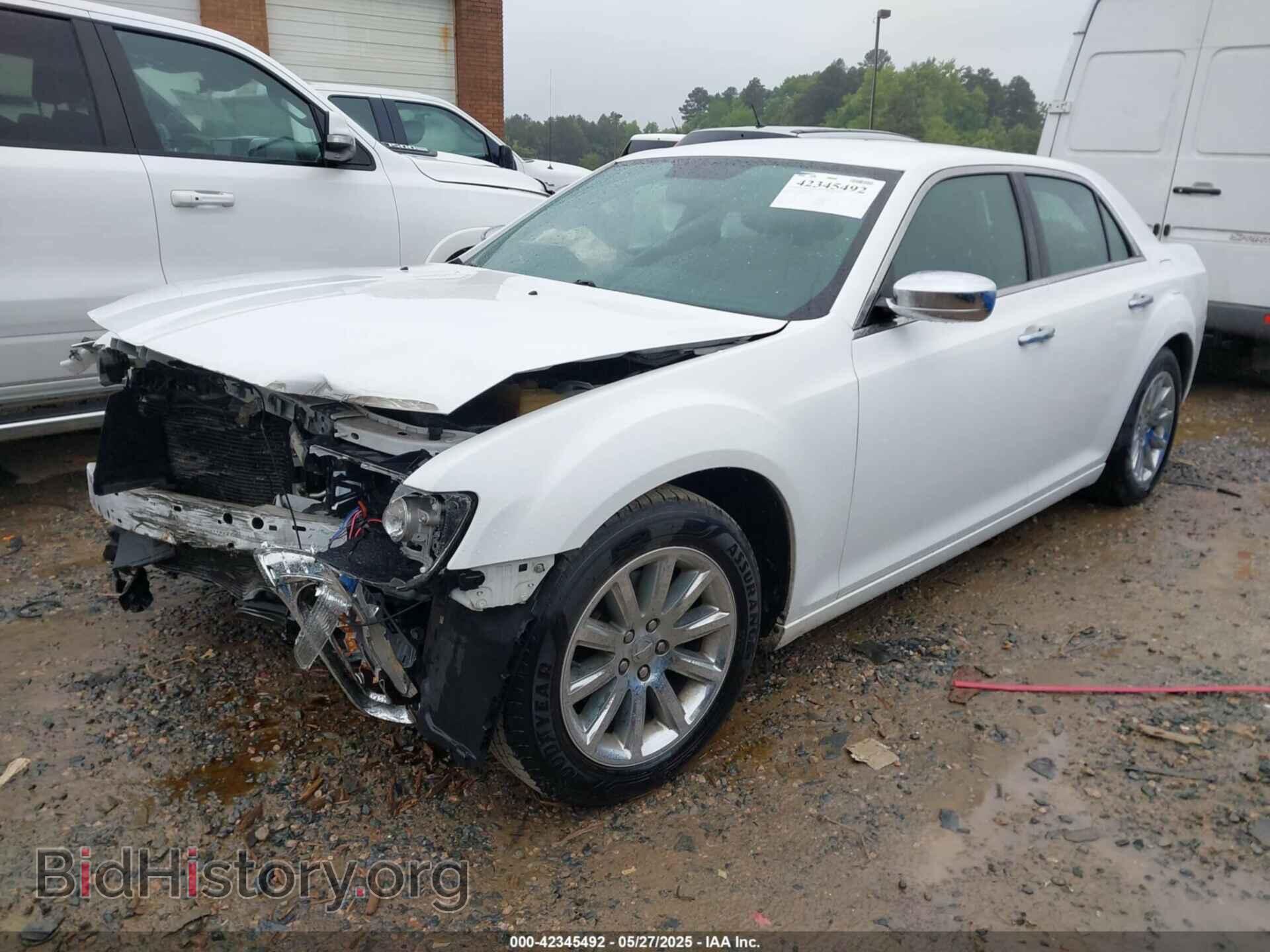 2012 CHRYSLER 300 - VIN: 2C3CCACG8CH283805 - Фото 2