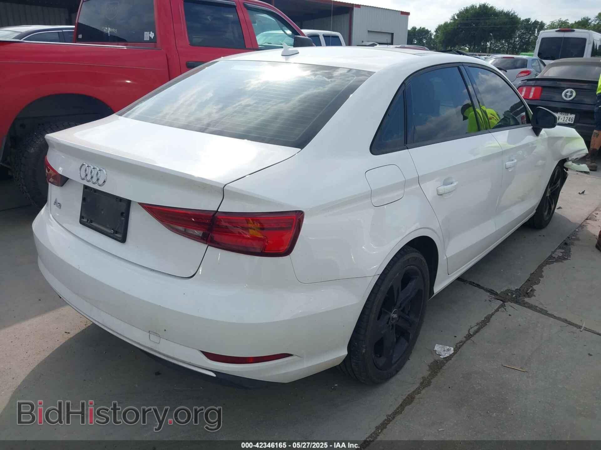 2017 AUDI A3 - VIN: WAUAUGFF8H1045400 - Фото 4