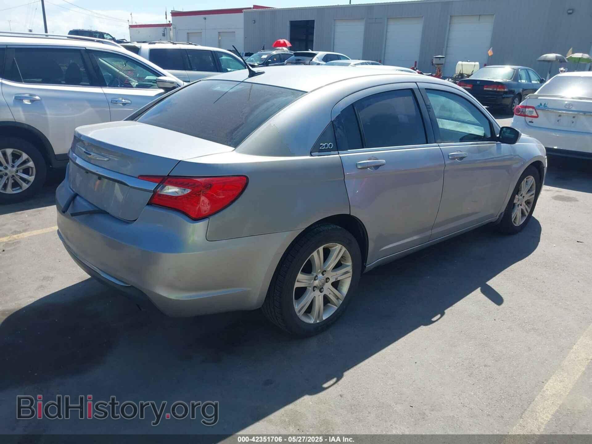 2013 CHRYSLER 200 - VIN: 1C3CCBAB8DN762392 - Фото 4