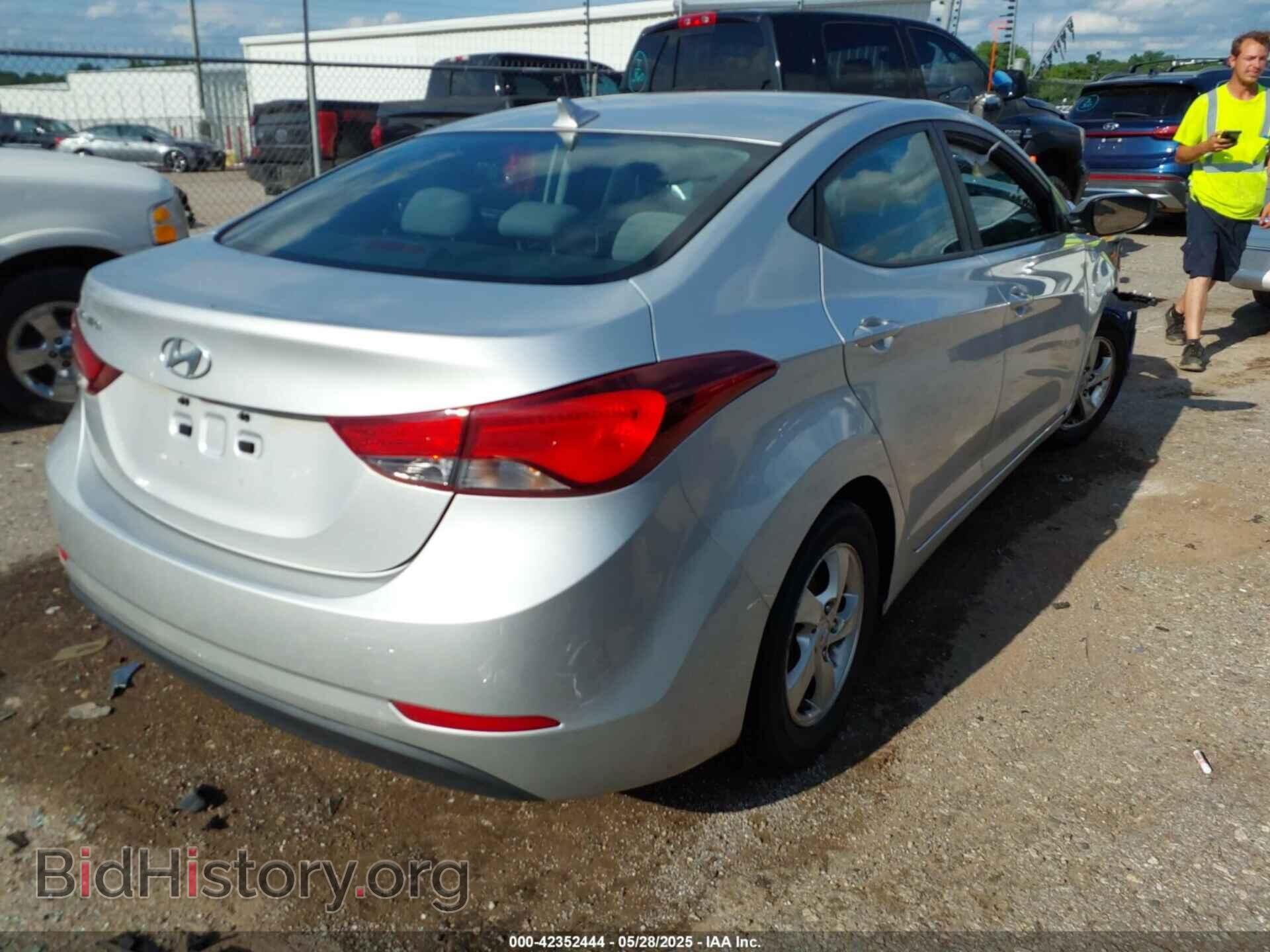 2015 HYUNDAI ELANTRA - VIN: 5NPDH4AE8FH569945 - Фото 4