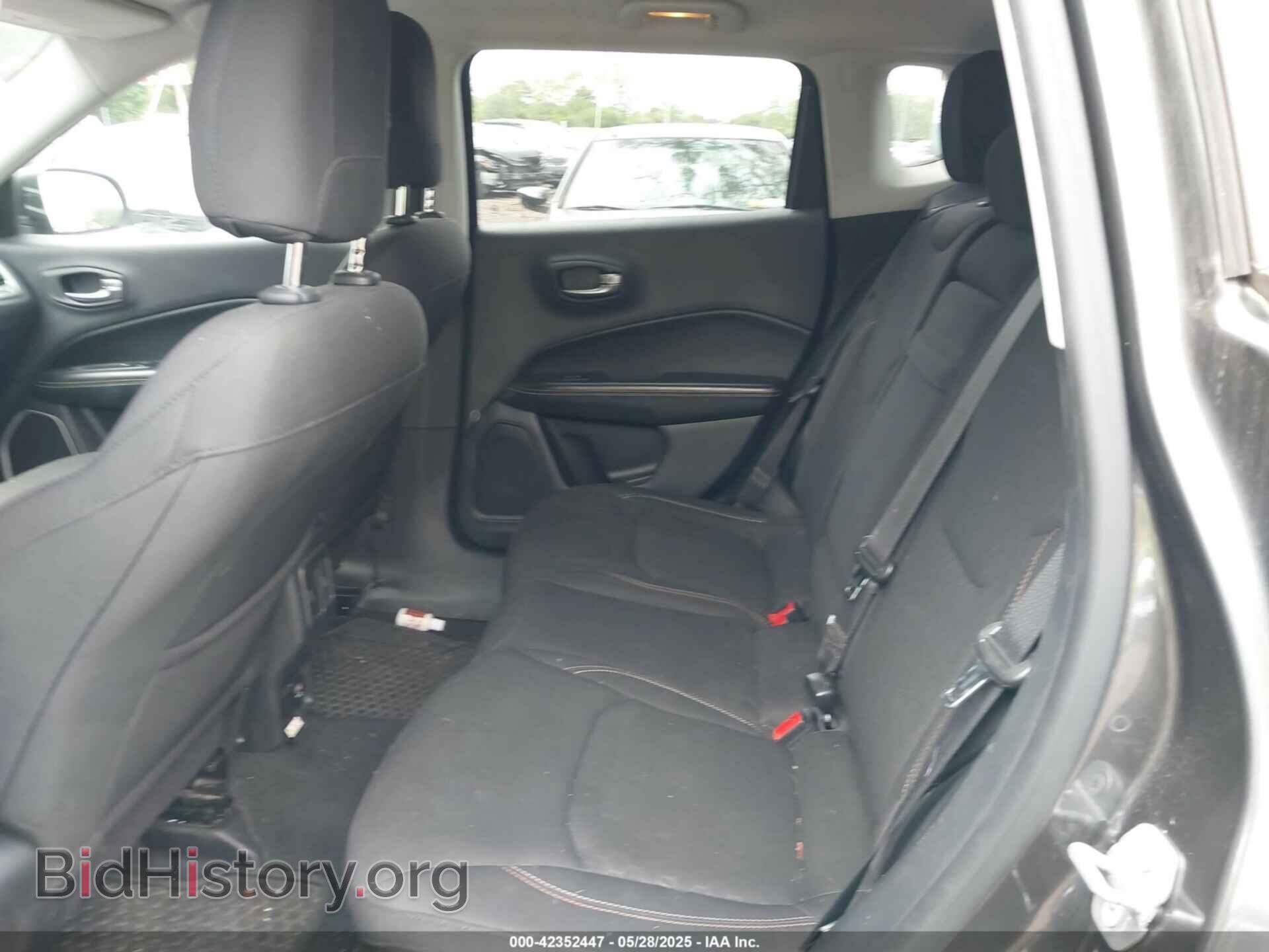 2018 JEEP COMPASS - VIN: 3C4NJDAB3JT230260 - Фото 8