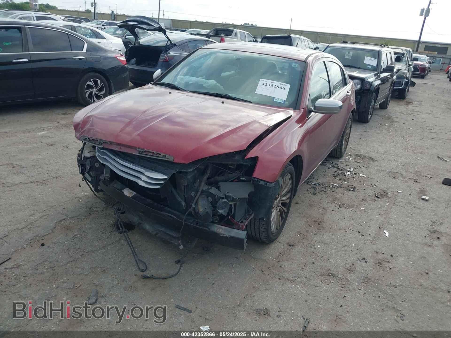 2011 CHRYSLER 200 - VIN: 1C3BC2FG1BN505491 - Фото 2