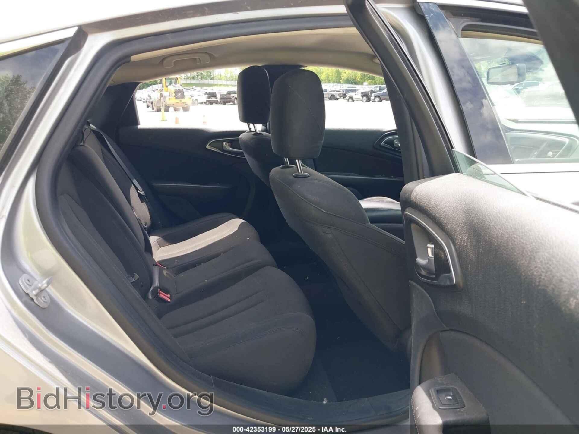 2016 CHRYSLER 200 - VIN: 1C3CCCAB5GN154680 - Фото 8