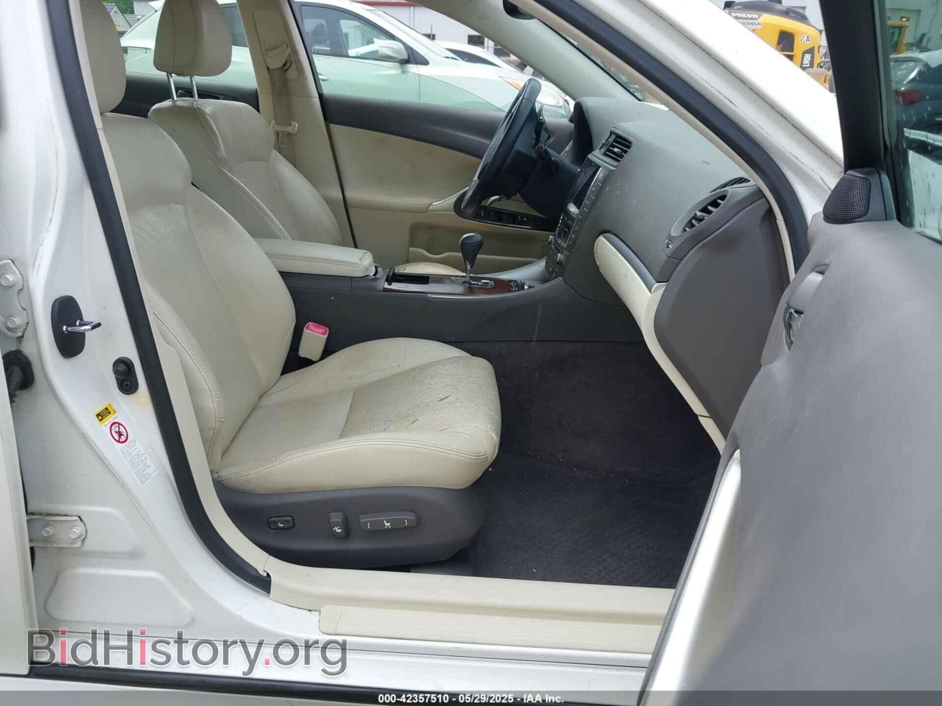 2011 LEXUS IS 350 - VIN: JTHBE5C25B5027770 - Photo 5