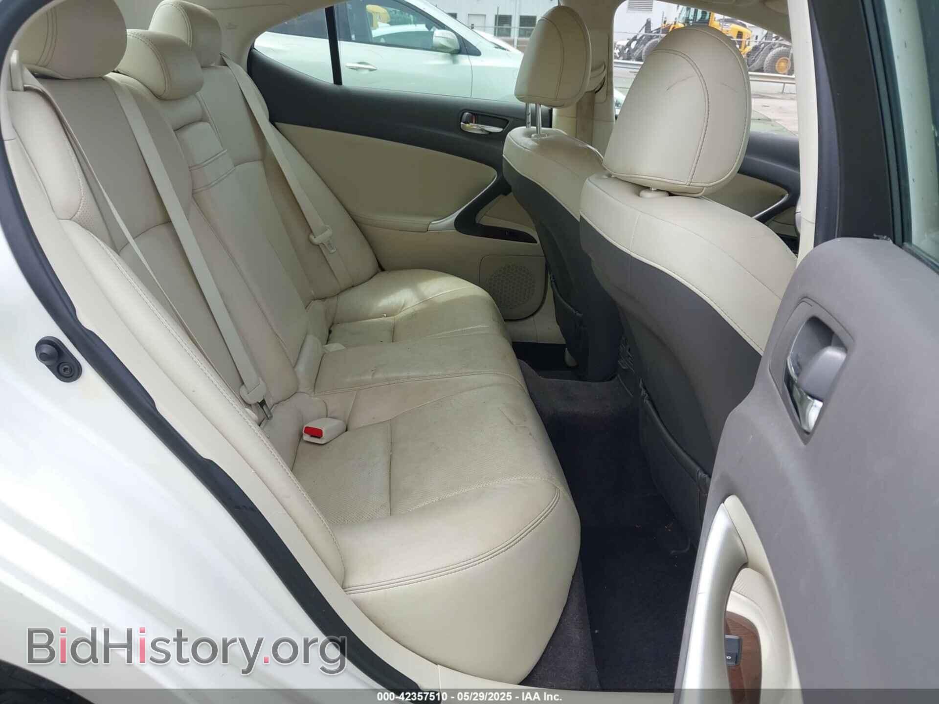 2011 LEXUS IS 350 - VIN: JTHBE5C25B5027770 - Photo 8