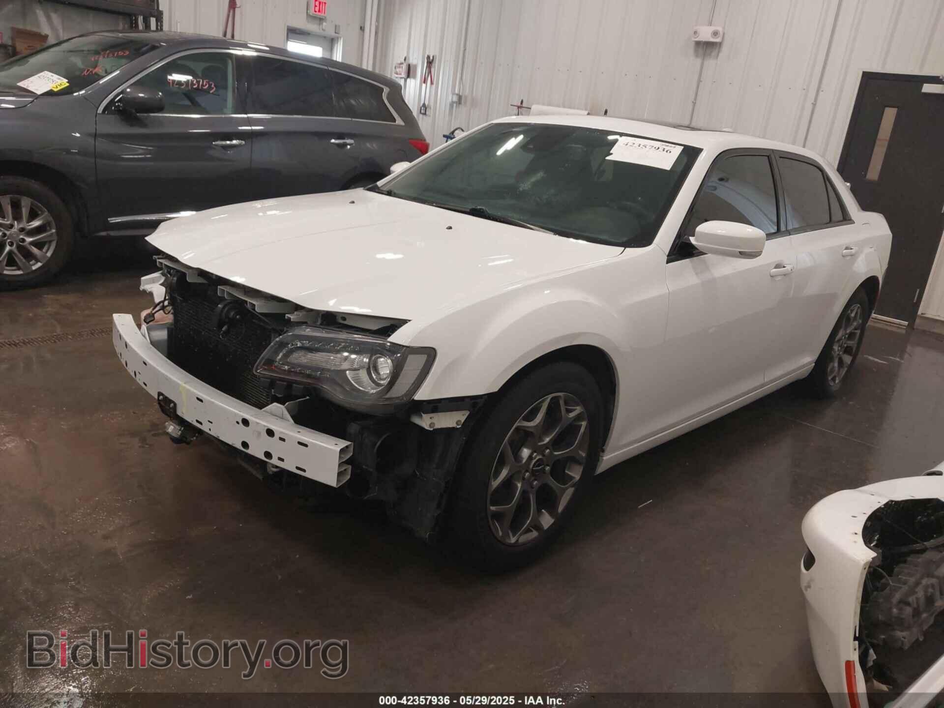 2017 CHRYSLER 300 - VIN: 2C3CCAGG2HH534982 - Фото 2