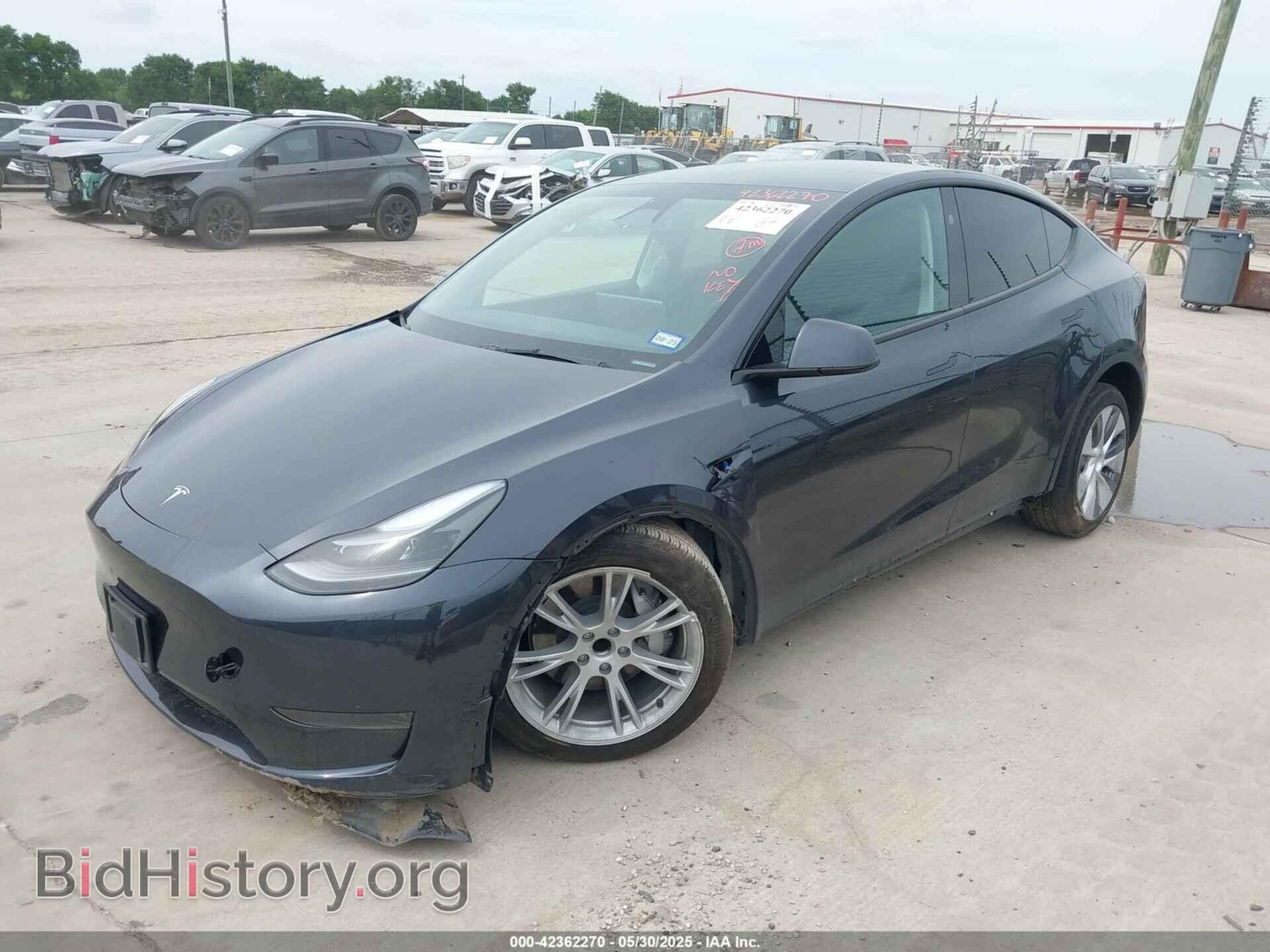 2024 TESLA MODEL Y - VIN: 7SAYGDED6RF092556 - Фото 2