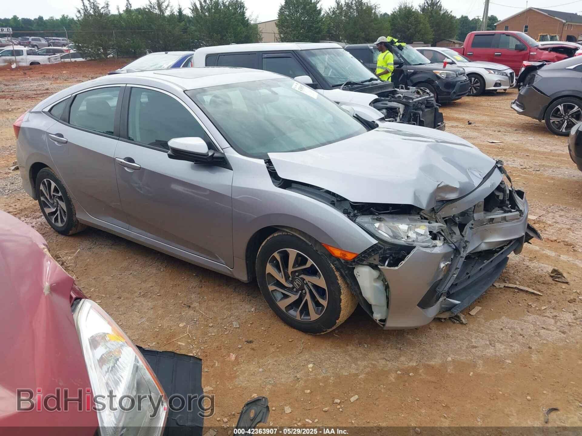 Photo 2HGFC2F71JH558455 - HONDA CIVIC 2018