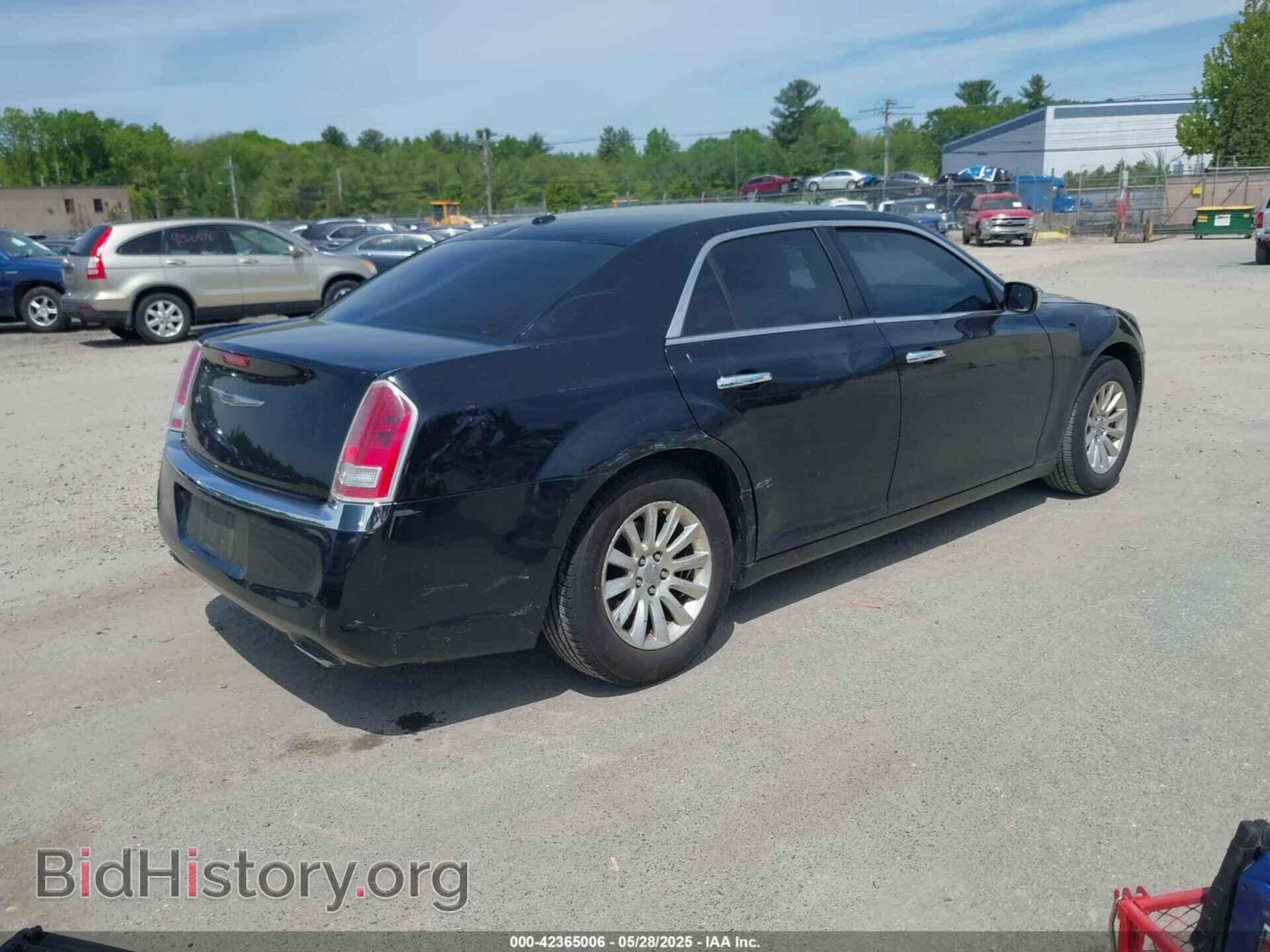 2011 CHRYSLER 300 - VIN: 2C3CA5CG1BH595587 - Фото 4