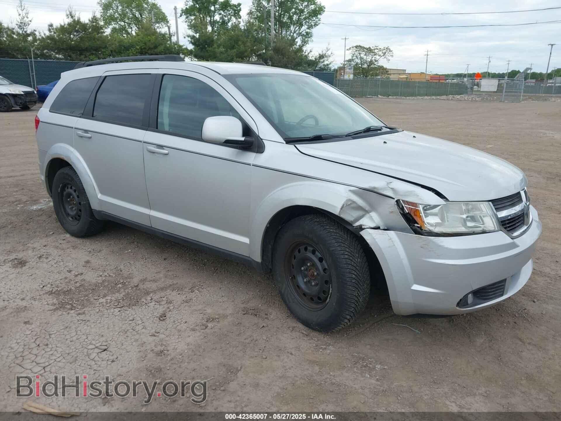 Фотография 3D4PH5FV0AT111145 - DODGE JOURNEY 2010
