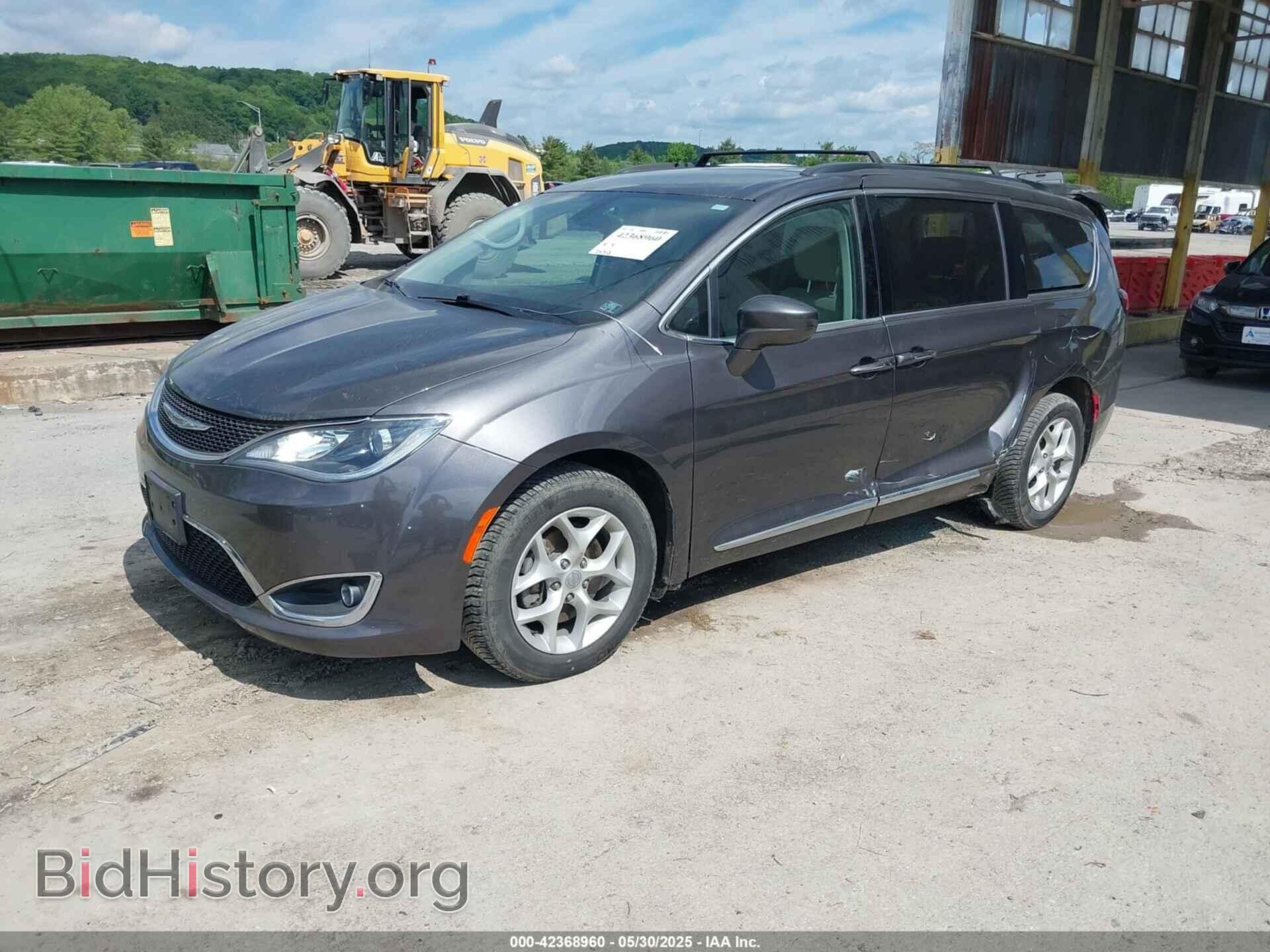 2017 CHRYSLER PACIFICA - VIN: 2C4RC1BG9HR667777 - Photo 2