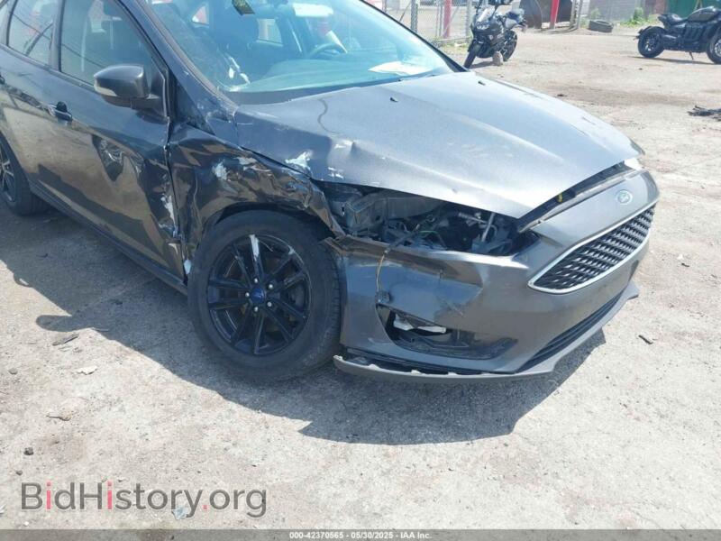 2017 Ford FOCUS (VIN 1FADP3F2XHL235013) — photo 6 of 17