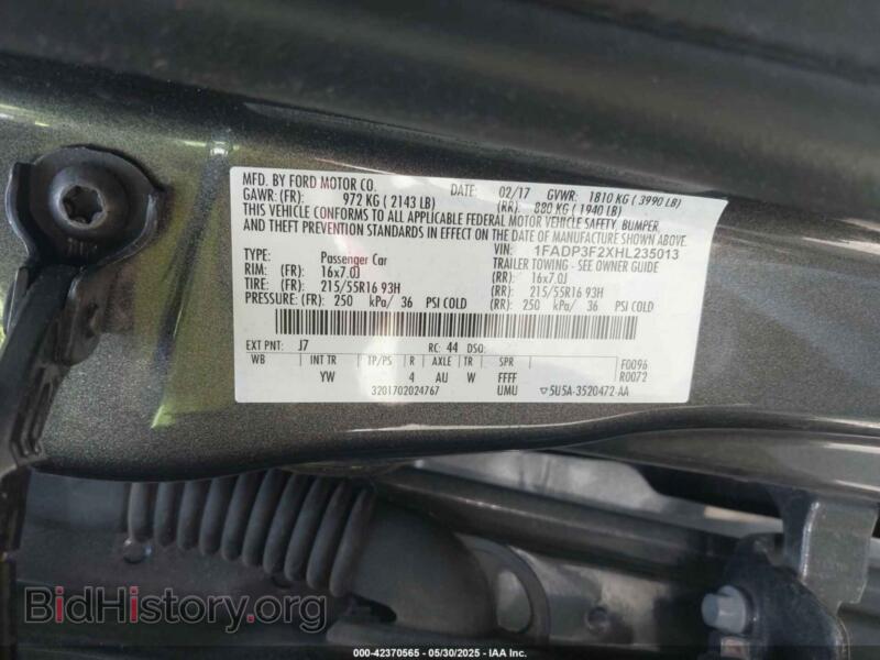 2017 Ford FOCUS (VIN 1FADP3F2XHL235013) — photo 9 of 17