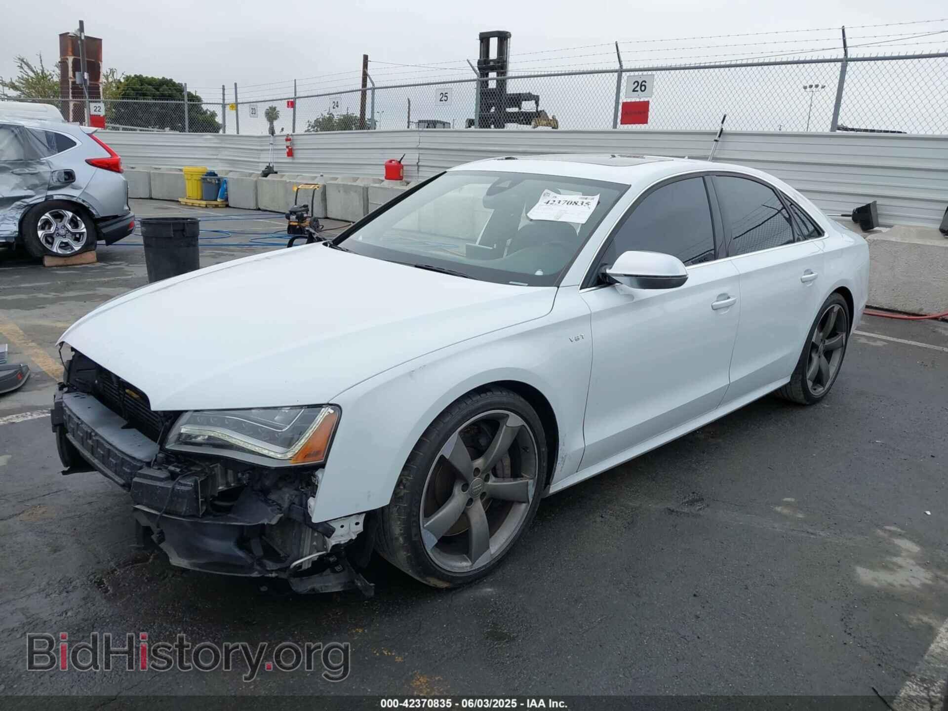 2014 AUDI S8 - VIN: WAUD2AFD5EN003205 - Фото 2