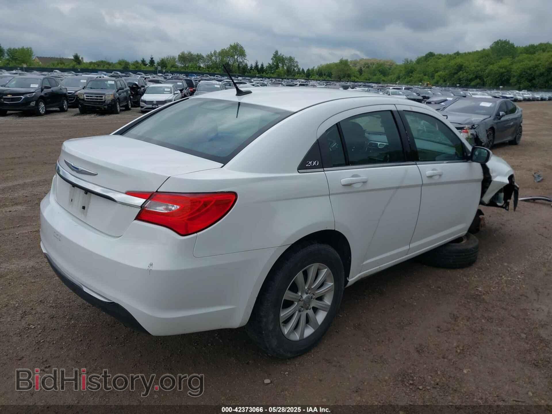 2012 CHRYSLER 200 - VIN: 1C3CCBBB1CN288945 - Фото 4