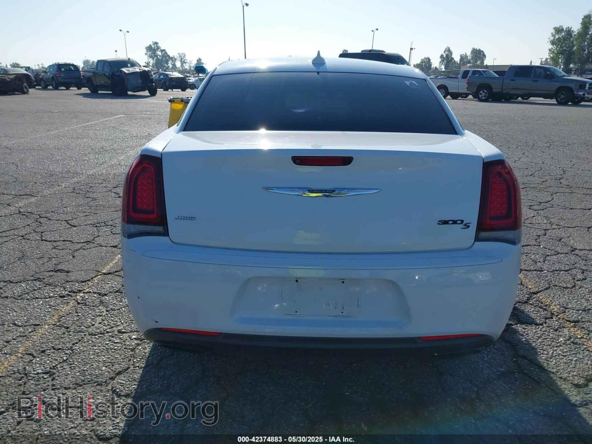 2018 CHRYSLER 300 - VIN: 2C3CCAGG1JH267517 - Фото 16