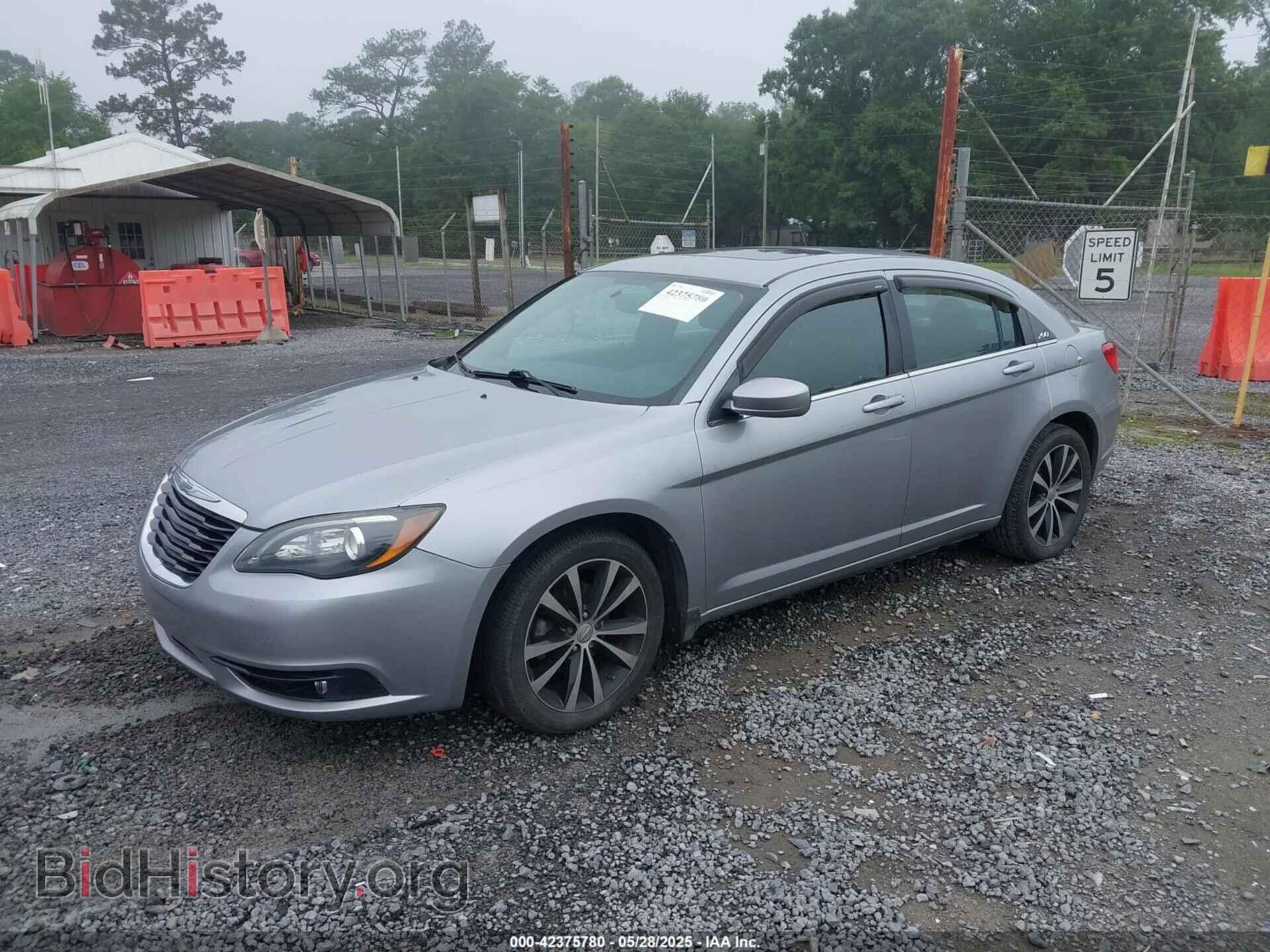 2013 CHRYSLER 200 - VIN: 1C3CCBBG7DN715834 - Фото 2
