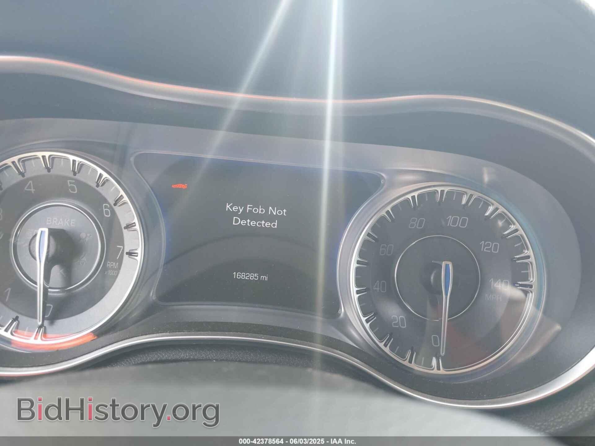 2019 CHRYSLER 300 - VIN: 2C3CCAAGXKH528704 - Фото 14