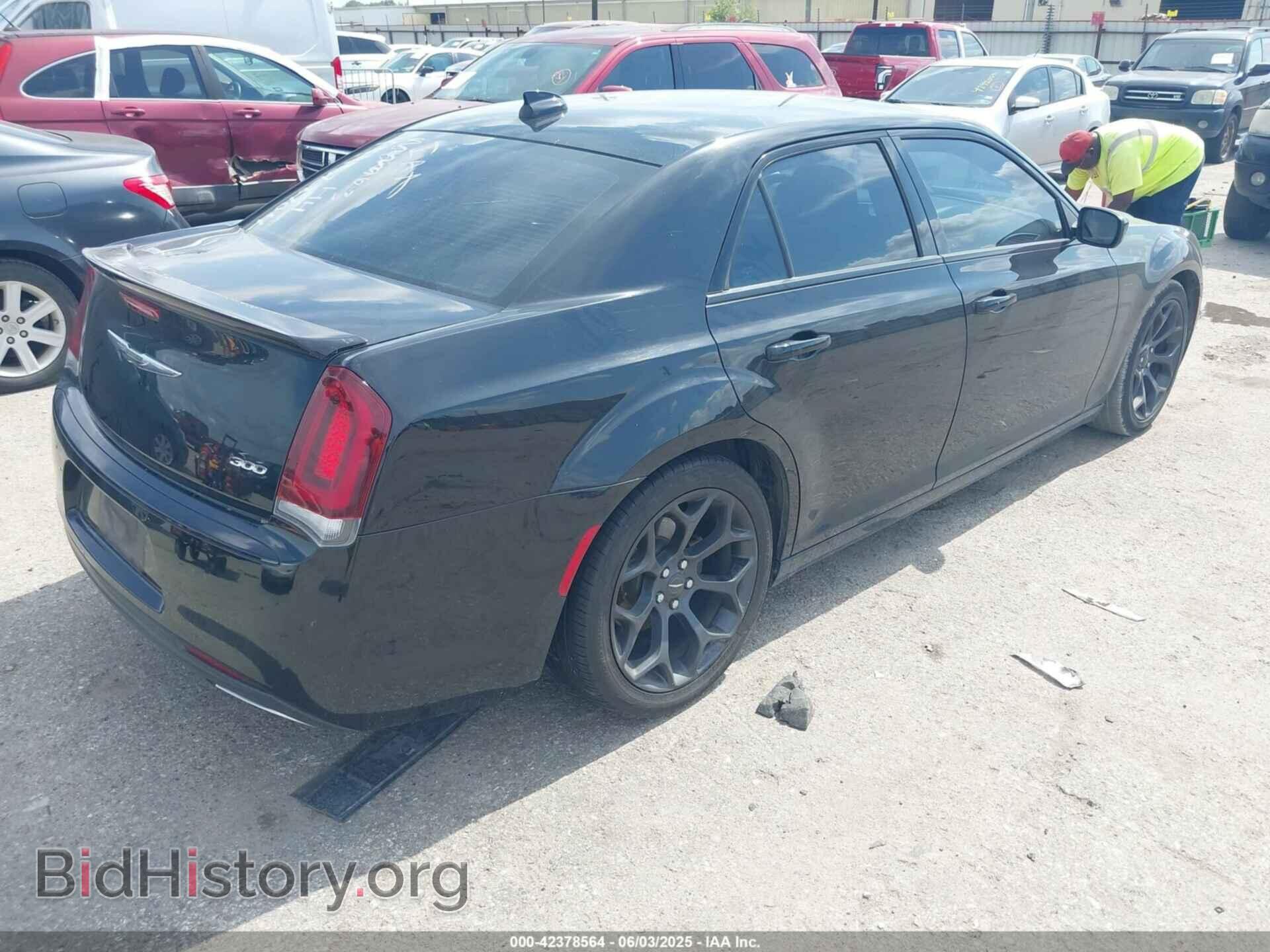 2019 CHRYSLER 300 - VIN: 2C3CCAAGXKH528704 - Фото 4