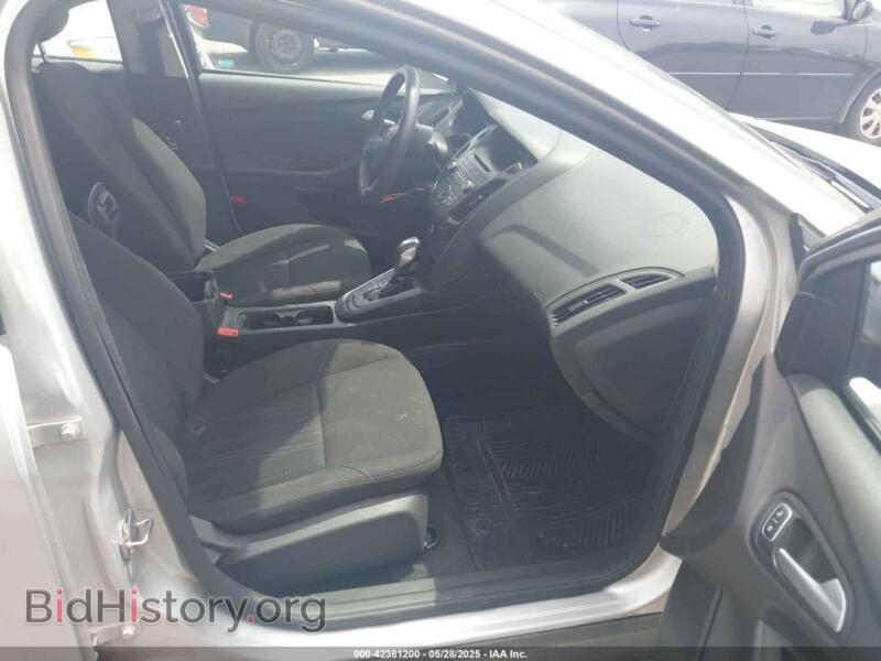 2016 Ford FOCUS (VIN 1FADP3F29GL294410) — photo 5 of 11