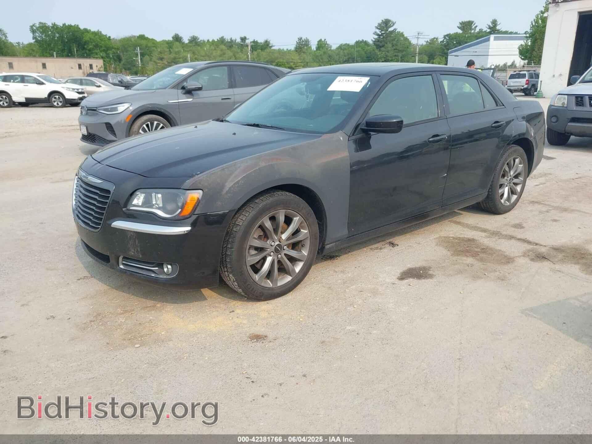 2014 CHRYSLER 300 - VIN: 2C3CCAGG8EH222645 - Фото 2