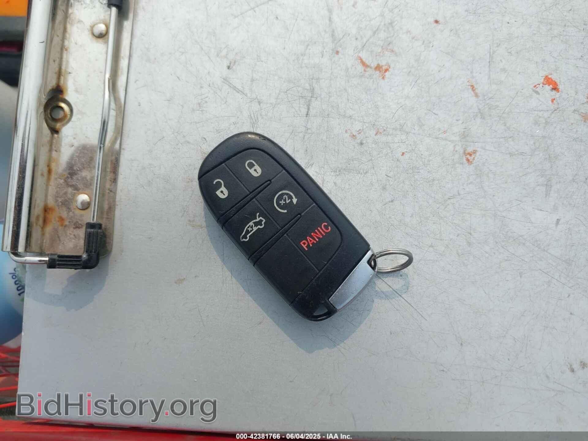2014 CHRYSLER 300 - VIN: 2C3CCAGG8EH222645 - Фото 11