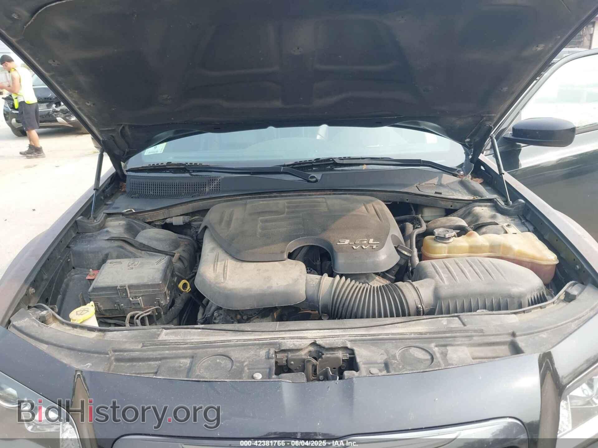 2014 CHRYSLER 300 - VIN: 2C3CCAGG8EH222645 - Фото 10