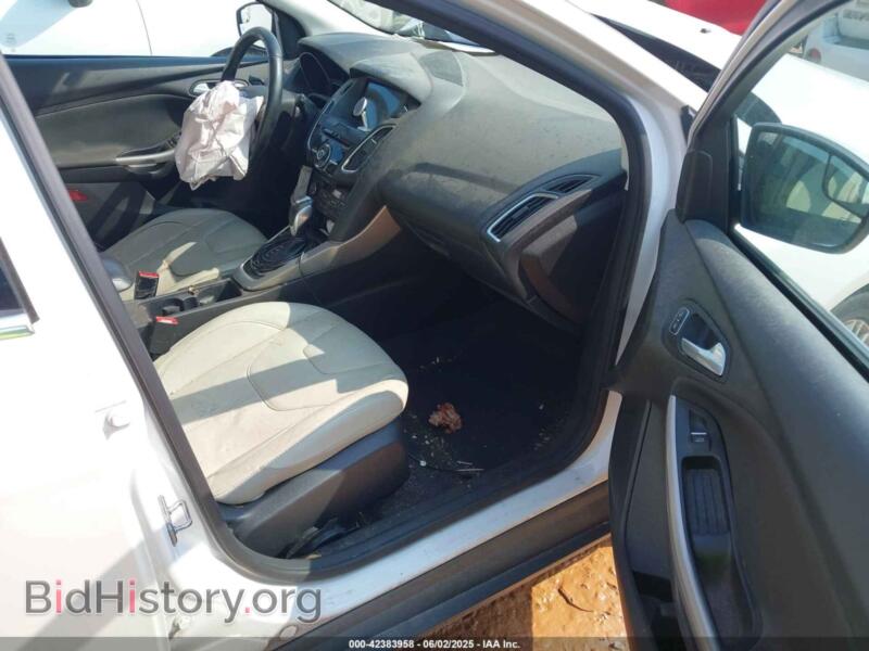 2016 Ford FOCUS (VIN 1FADP3N28GL307942) — photo 5 of 16