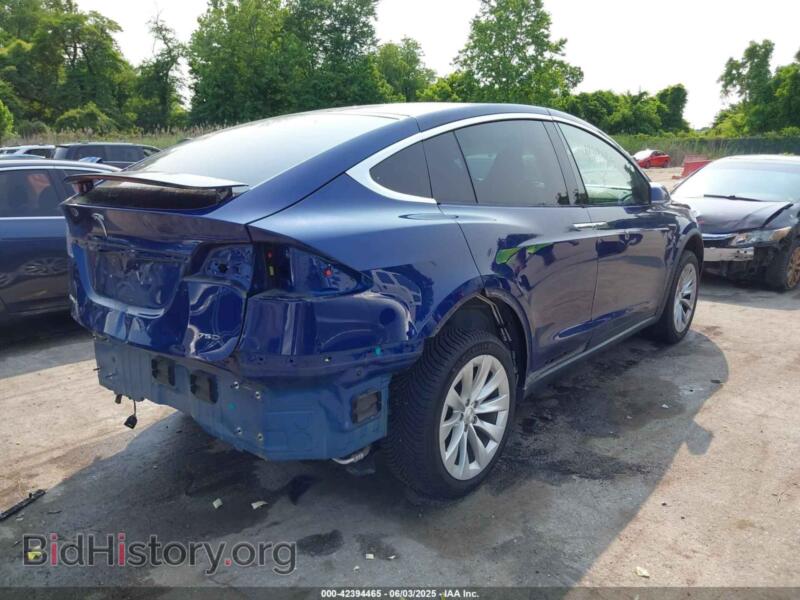 2018 Tesla MODEL X (VIN 5YJXCAE21JF142592) — фото 4 из 17