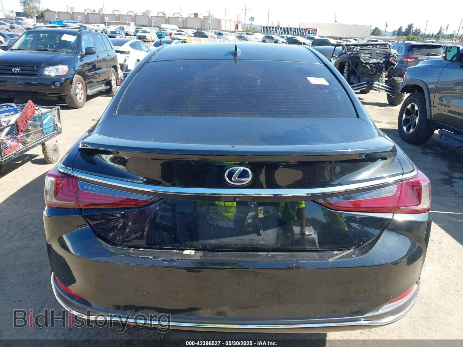 2019 LEXUS ES 300H - VIN: JTHB21B17K2044355 - Photo 16
