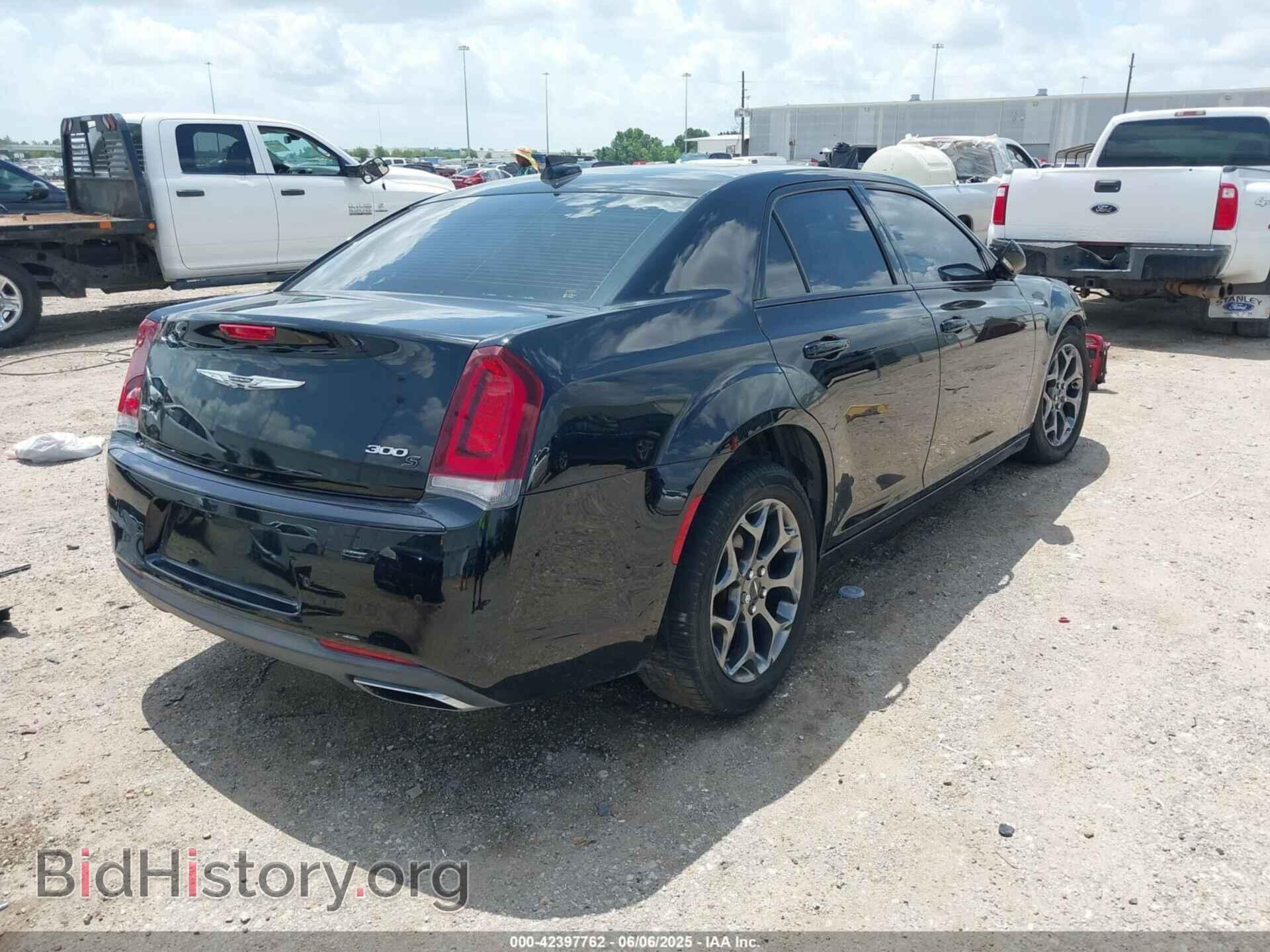 2016 CHRYSLER 300 - VIN: 2C3CCAGG2GH311453 - Фото 4