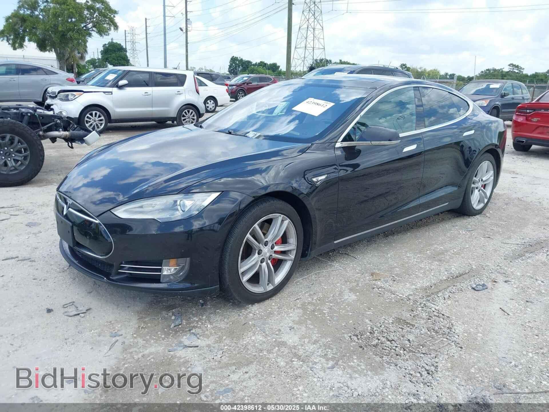 2015 TESLA MODEL S - VIN: 5YJSA1E4XFF111981 - Фото 2