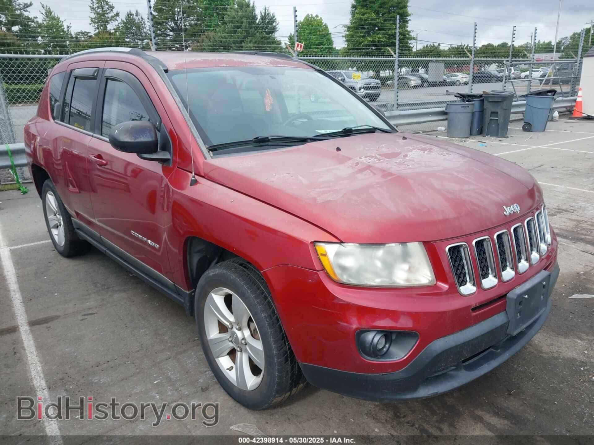 Photo 1J4NF1FB3BD176095 - JEEP COMPASS 2011