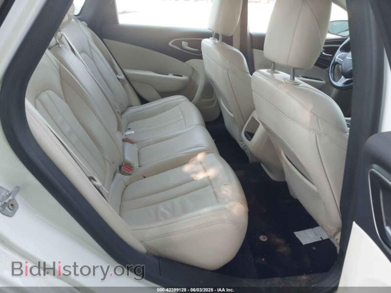 2016 Chrysler 200 (VIN 1C3CCCAB2GN177608) — photo 8 of 16
