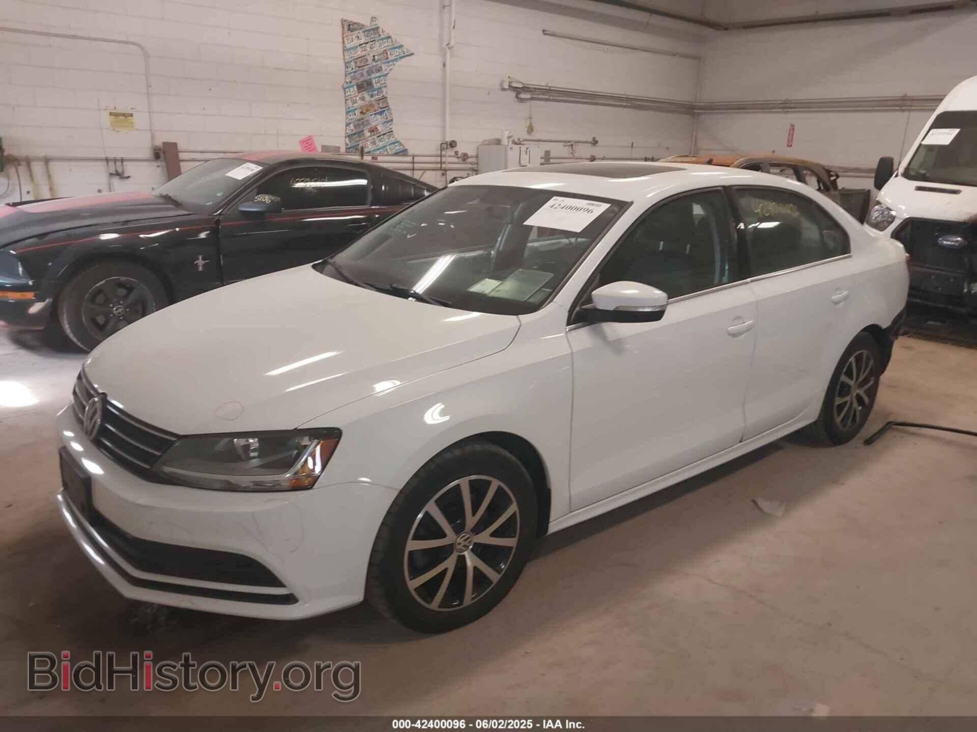 2017 VOLKSWAGEN JETTA - VIN: 3VWDB7AJ5HM257527 - Фото 2