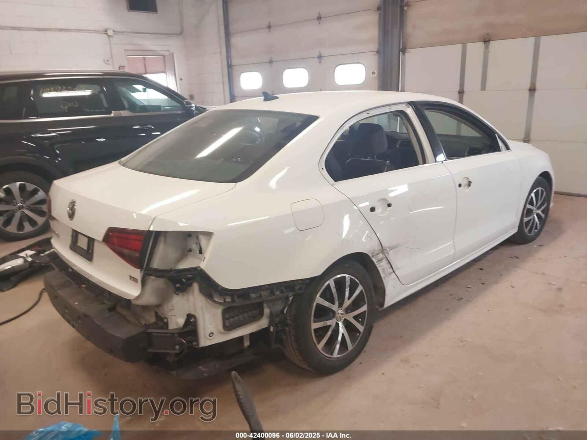 2017 VOLKSWAGEN JETTA - VIN: 3VWDB7AJ5HM257527 - Фото 4