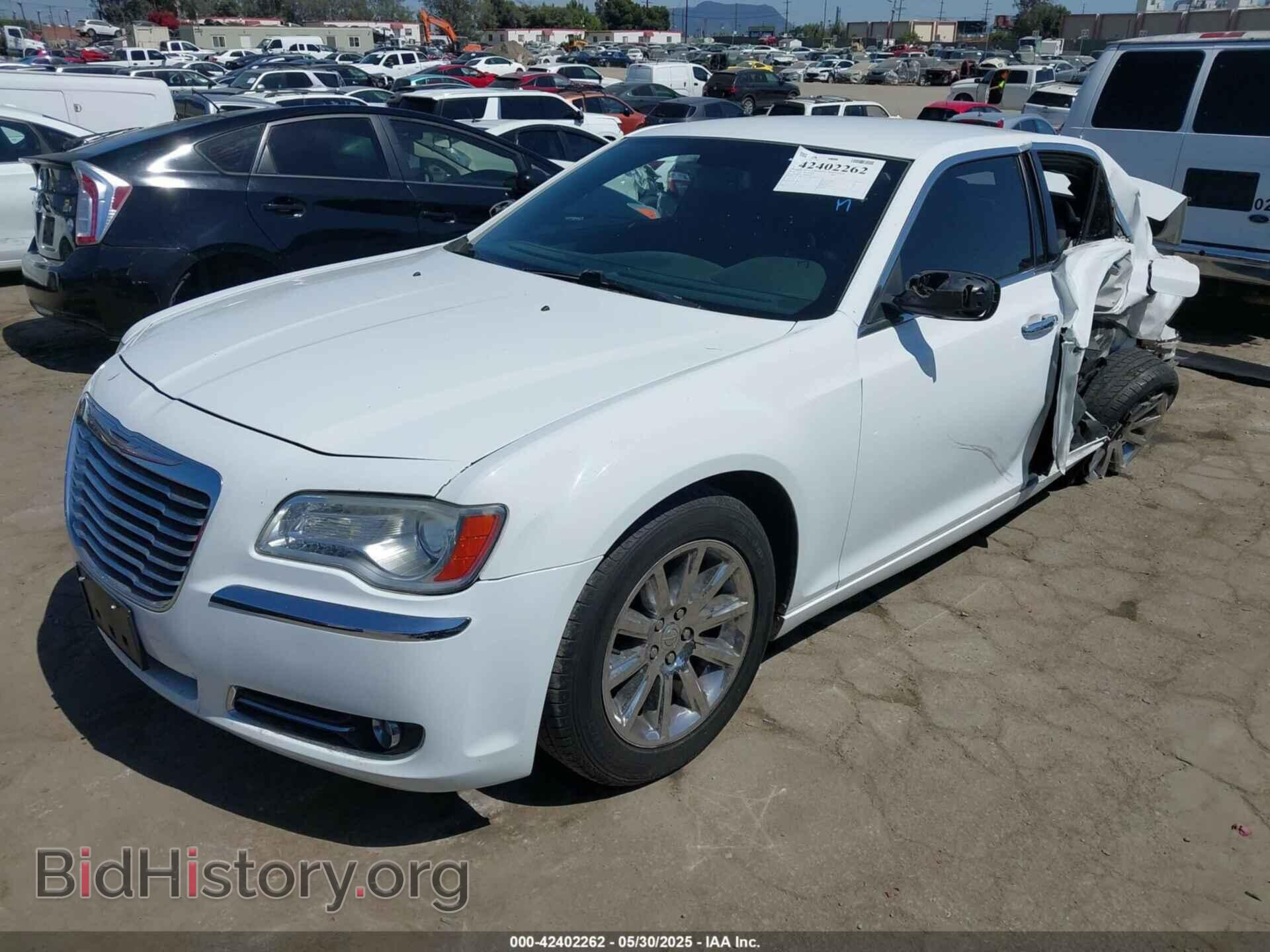 2014 CHRYSLER 300C - VIN: 2C3CCAET8EH169767 - Фото 2
