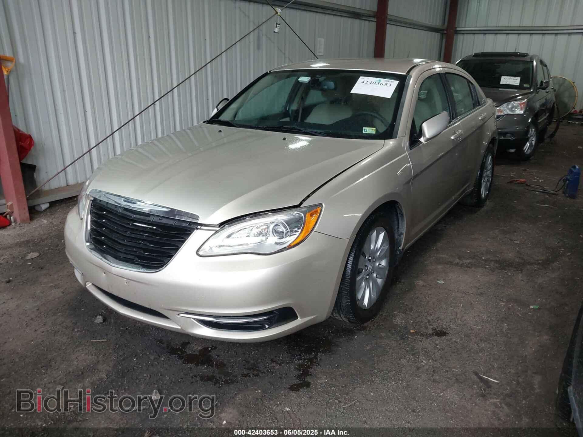 2013 CHRYSLER 200 - VIN: 1C3CCBAG9DN722110 - Фото 2