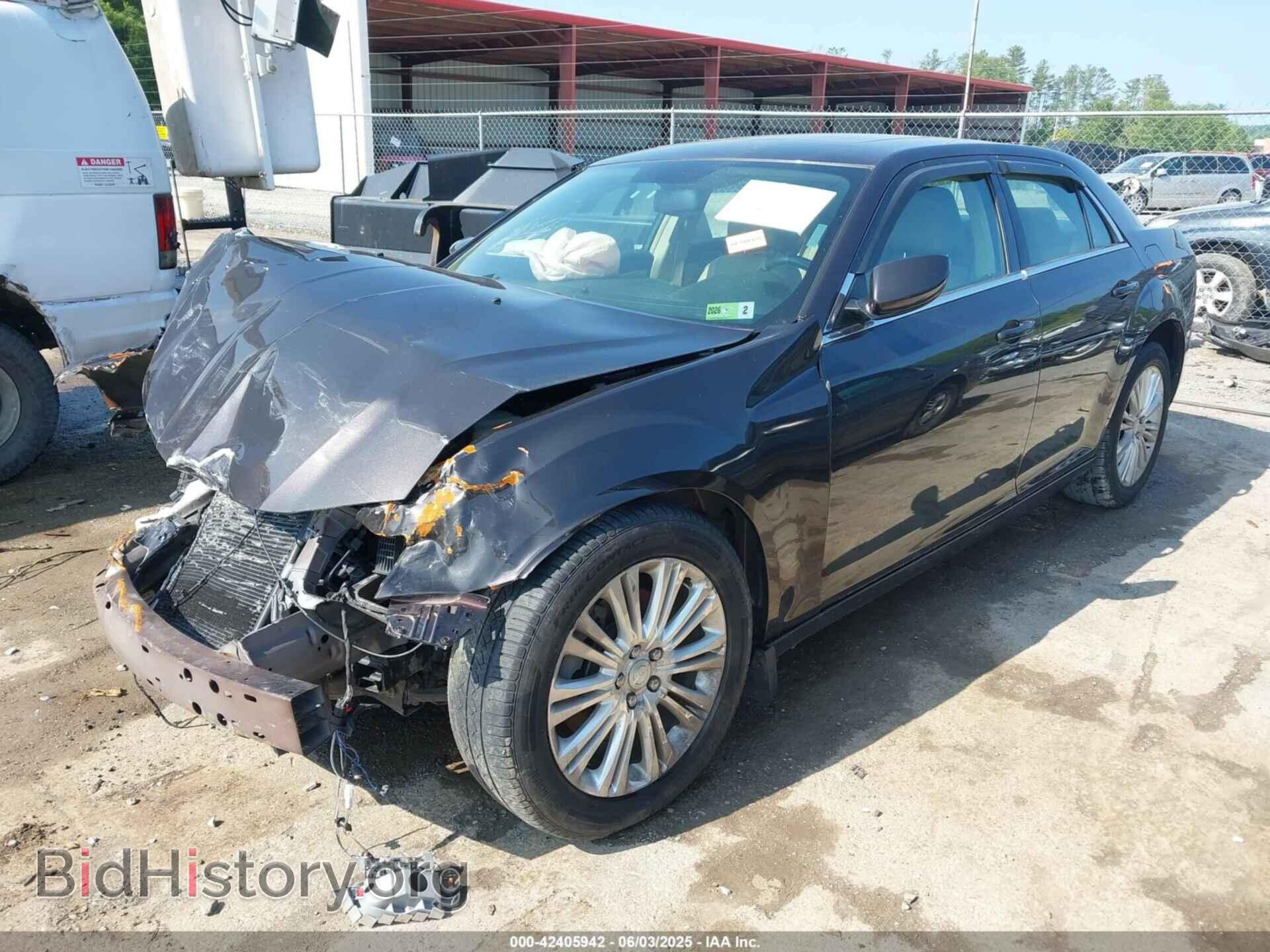 2013 CHRYSLER 300 - VIN: 2C3CCARG3DH567500 - Фото 2