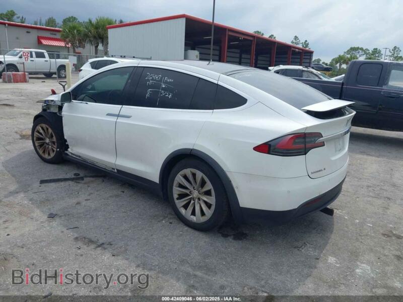 2017 Tesla MODEL X (VIN 5YJXCBE2XHF043785) — photo 3 of 17