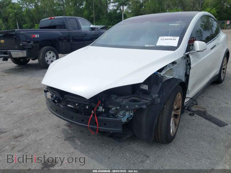 2017 Tesla MODEL X (VIN 5YJXCBE2XHF043785) — photo 6 of 17