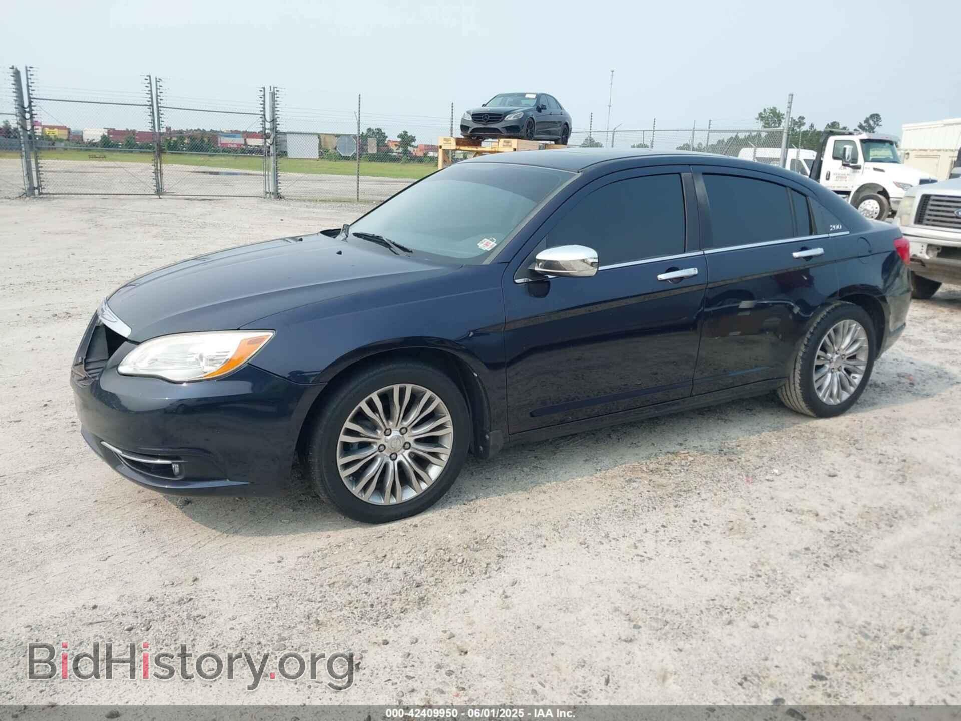2012 CHRYSLER 200 - VIN: 1C3CCBCG0CN106999 - Фото 2