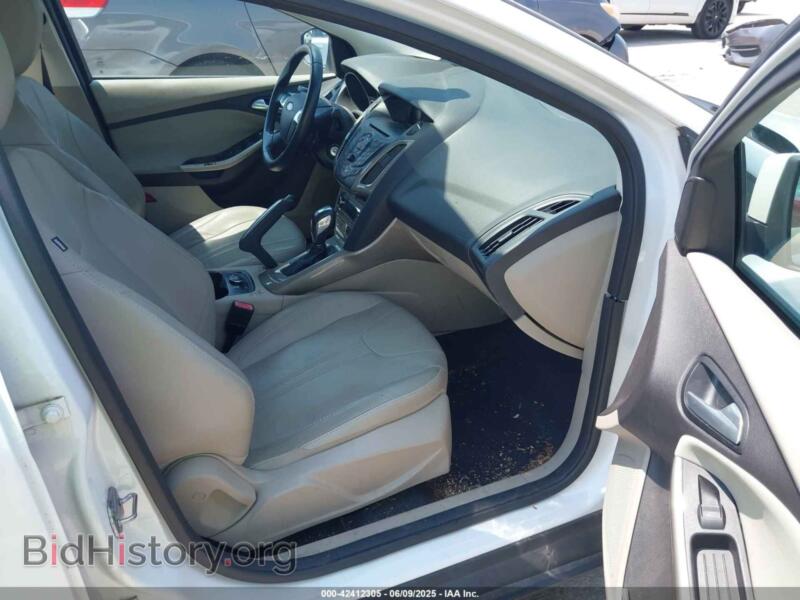 2012 Ford FOCUS (VIN 1FAHP3H24CL475312) — фото 5 из 16