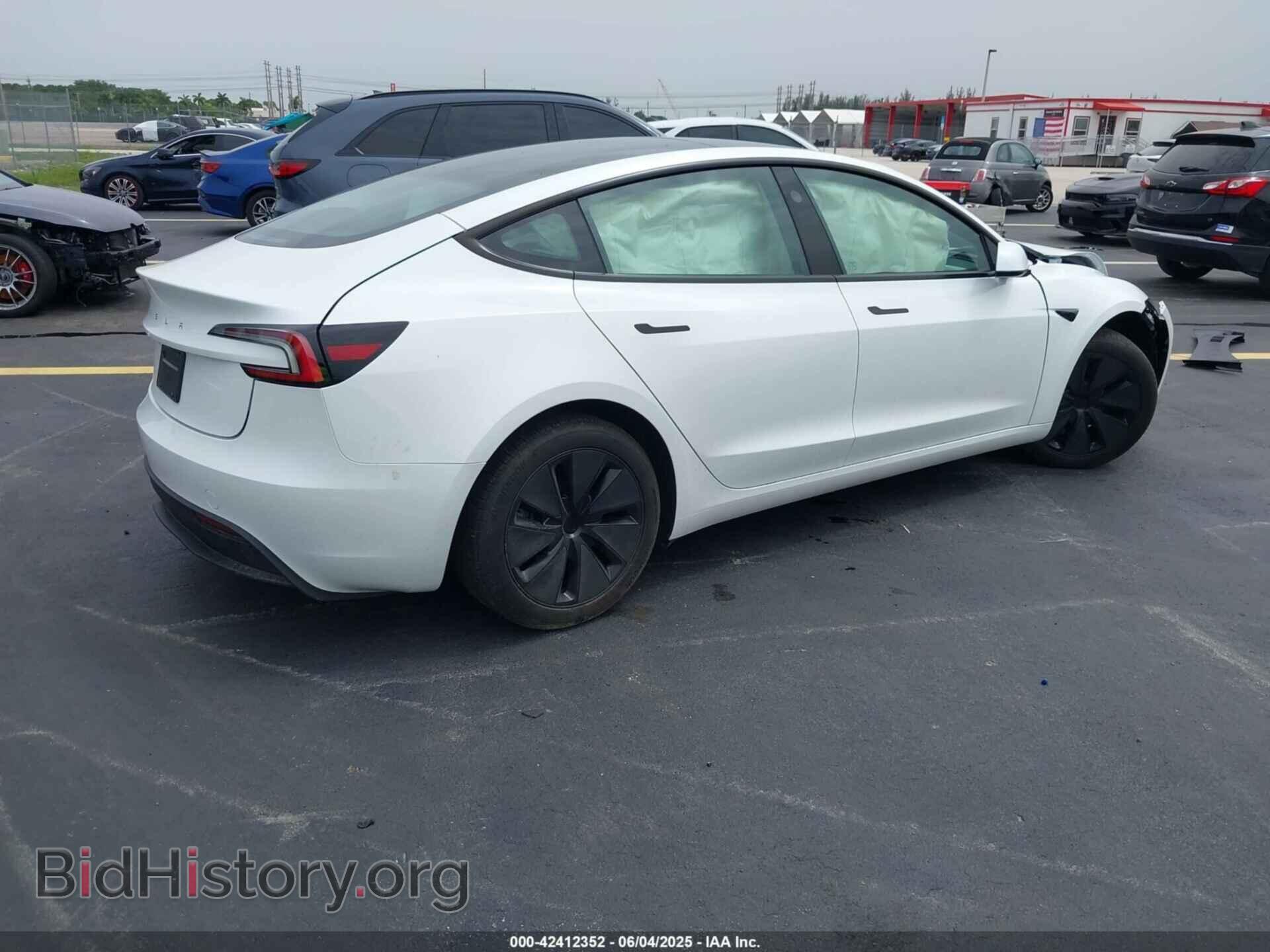 2025 TESLA MODEL 3 - VIN: 5YJ3E1EA2SF981877 - Фото 4