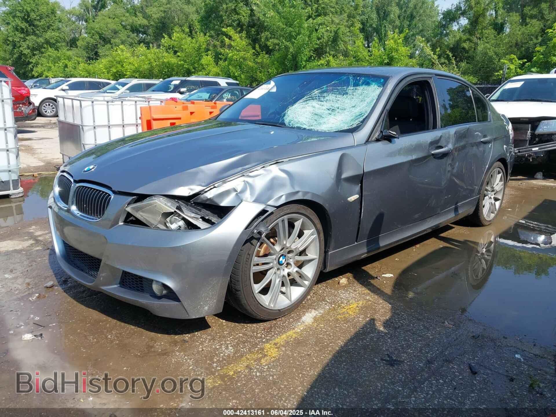 2011 BMW 335I - VIN: WBAPM5C51BE576691 - Фото 2