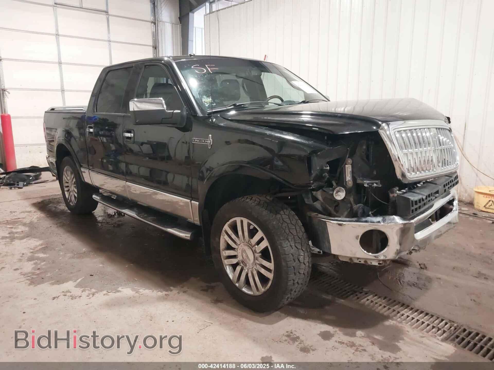Photo 5LTPW18578FJ01898 - LINCOLN MARK LT 2008