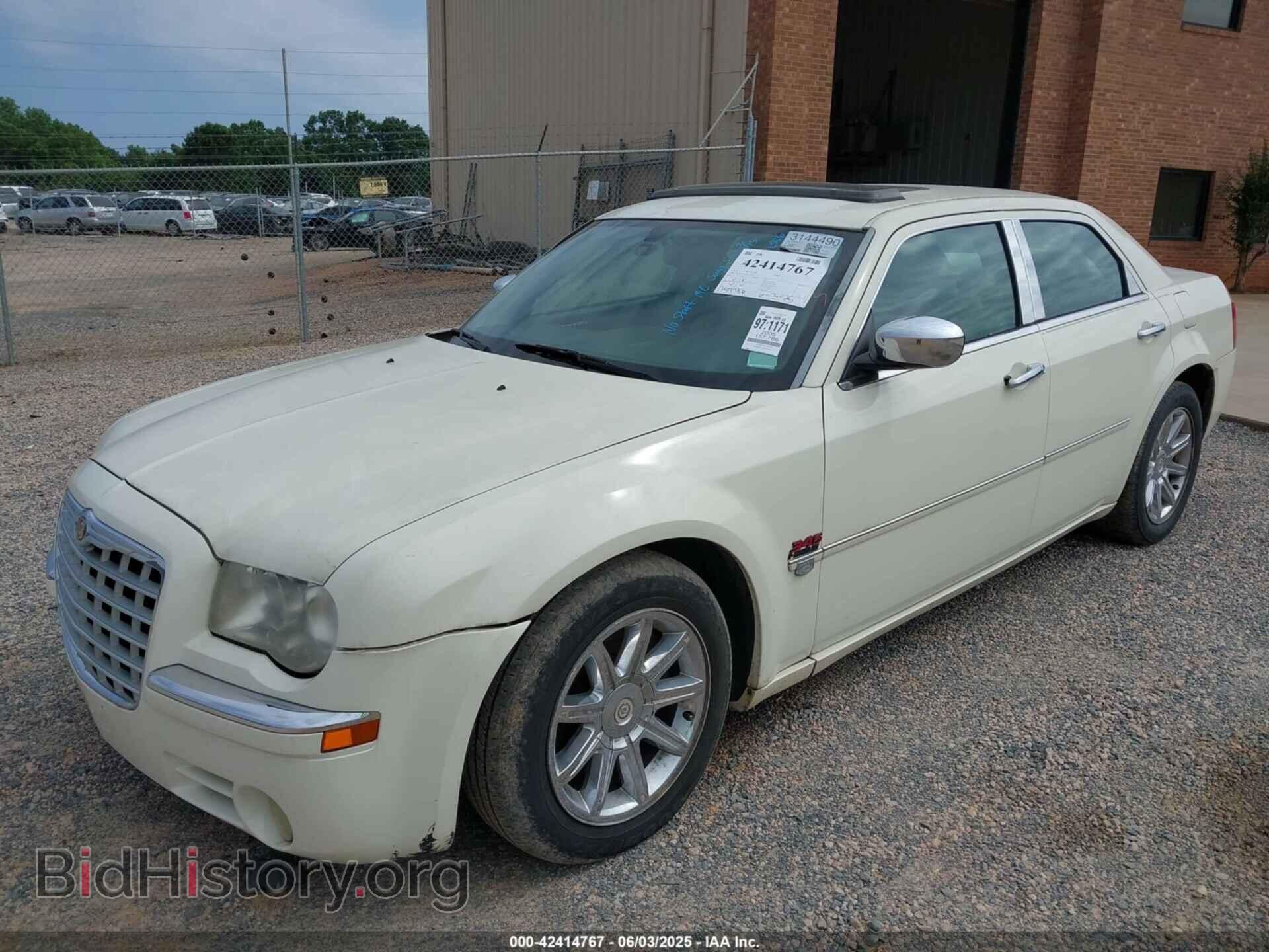 2005 CHRYSLER 300C - VIN: 2C3JA63H65H577256 - Фото 2